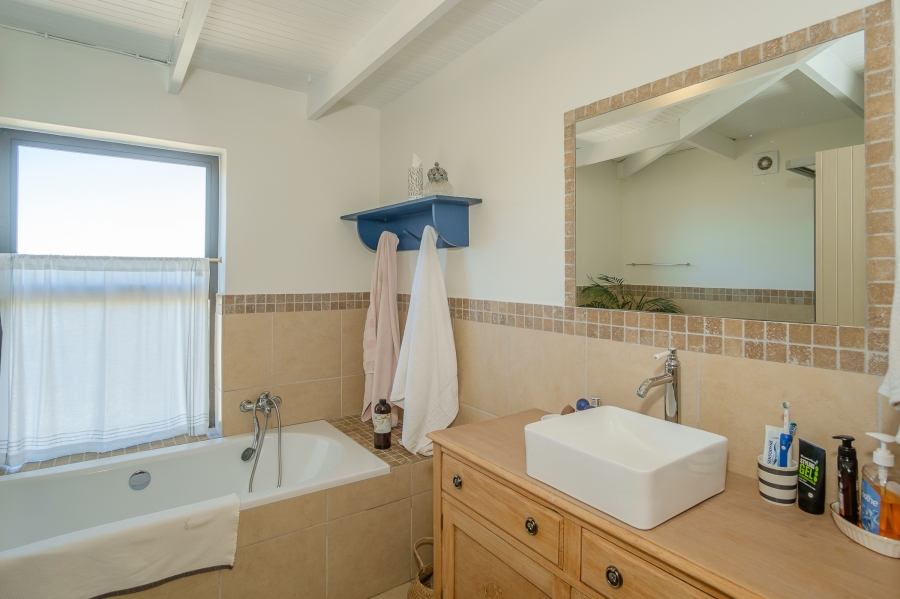 4 Bedroom Property for Sale in Stonehaven Estate Western Cape